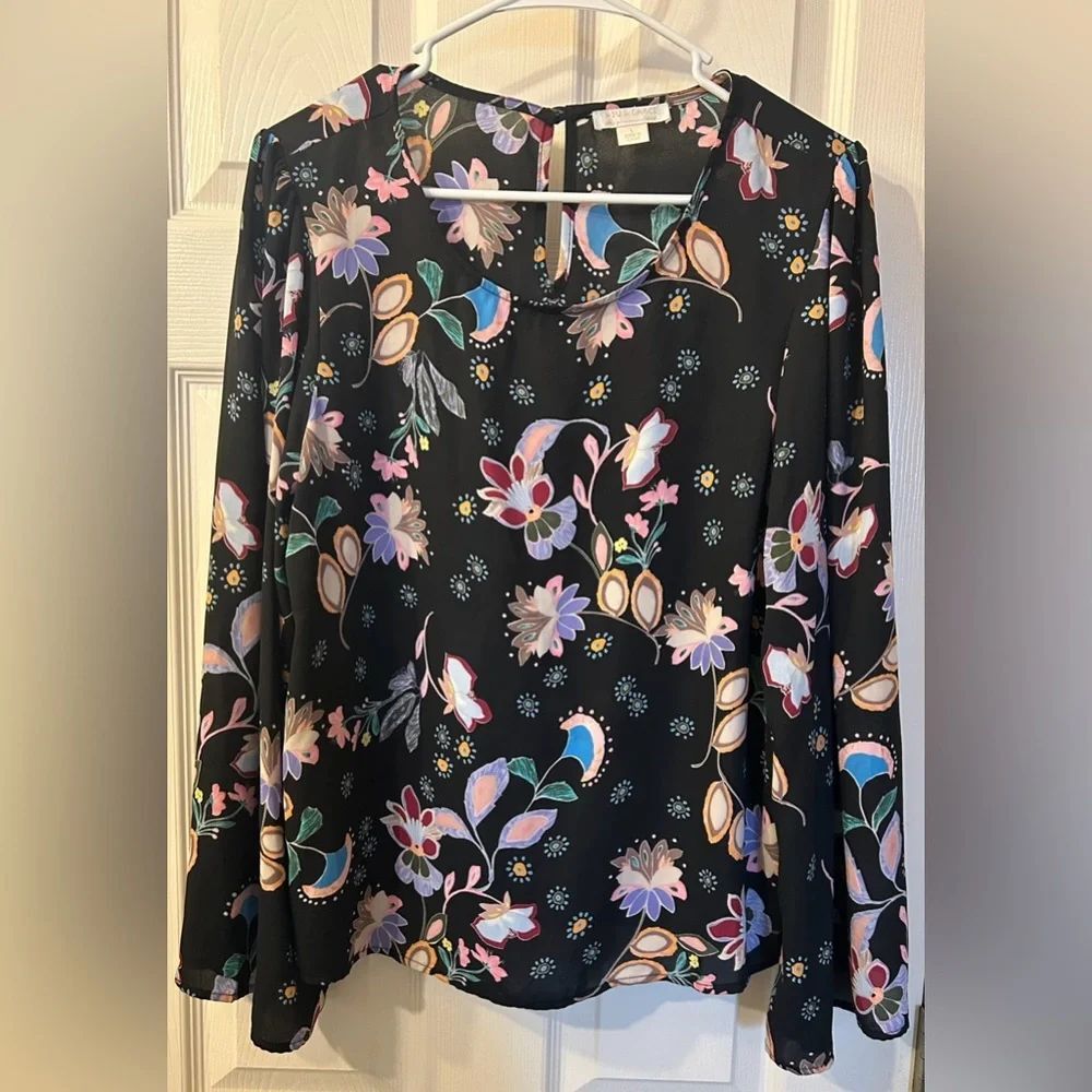 Finn & Grace flowered blouse size L